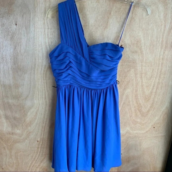 **NEW Express Chiffon One Shoulder Pleated Dress - Picture 2 of 11